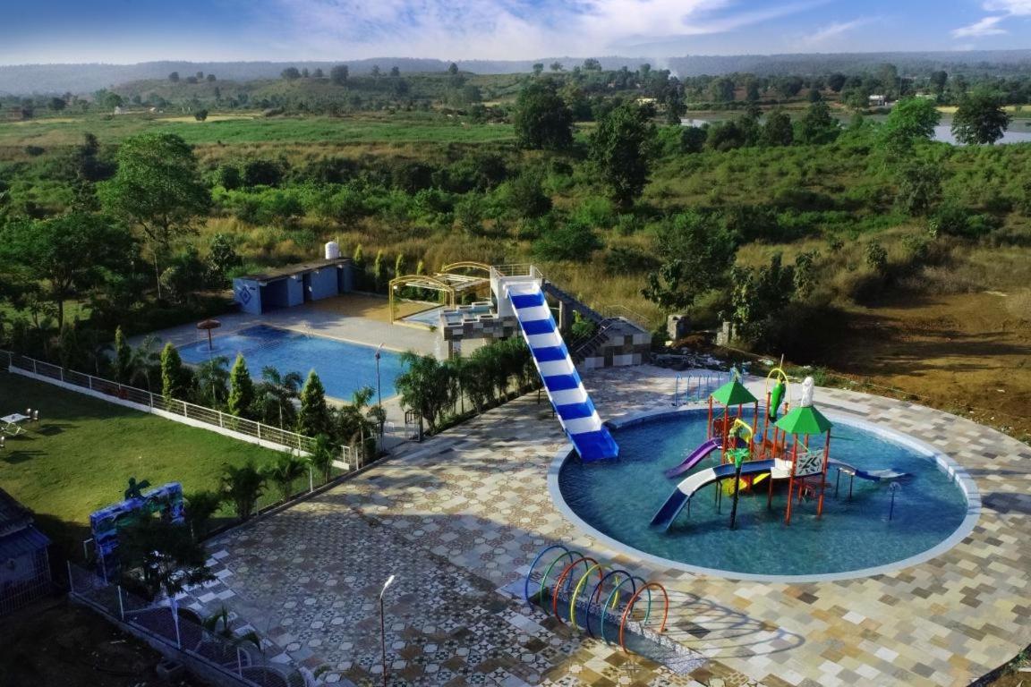Nisarg Resort จาบัลปูร์ ภายนอก รูปภาพ